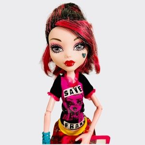 Monster High Freaky Fusion – Save Frankie! Draculaura 2014